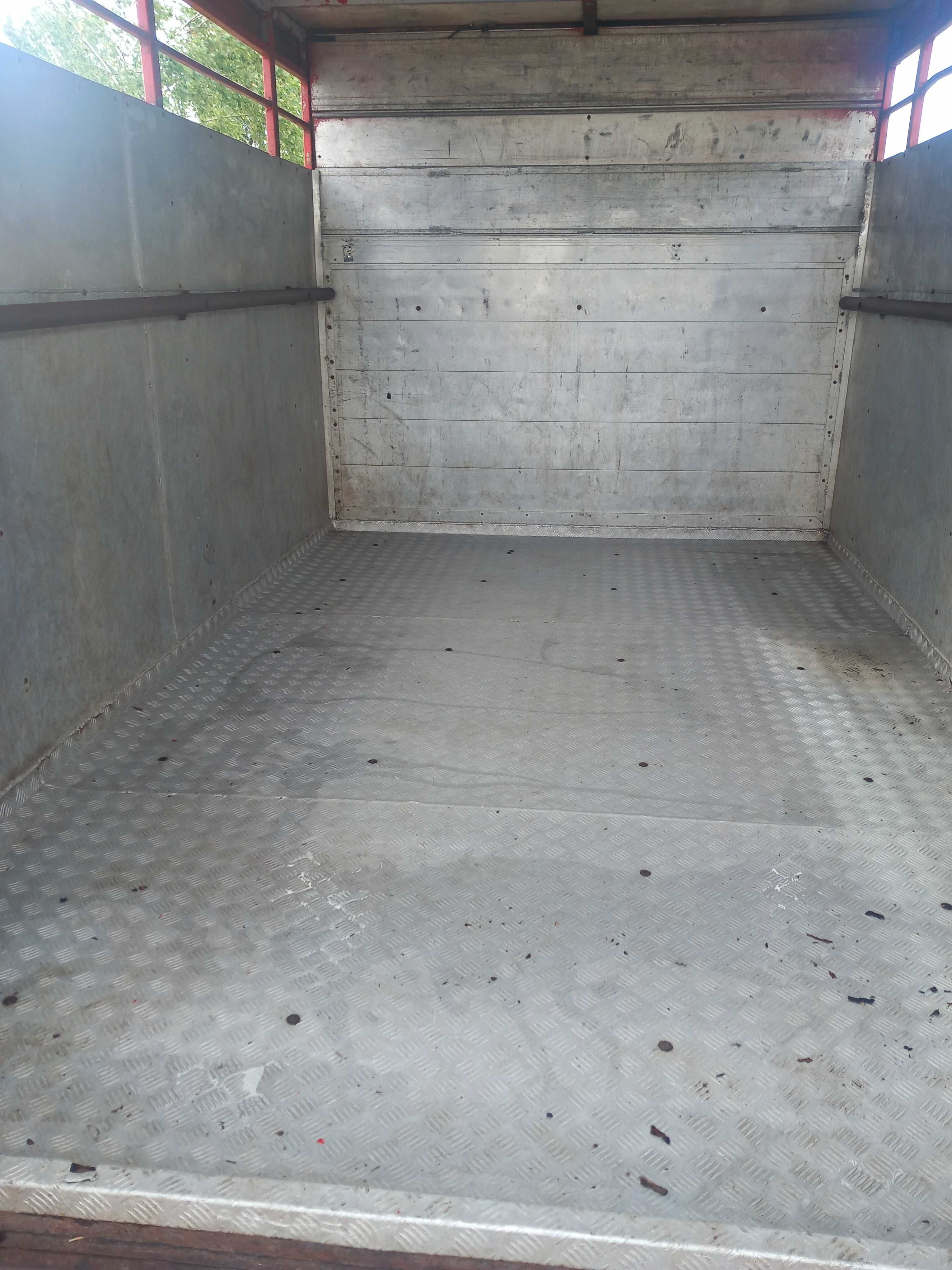 Iveco Daily do przewozu zwierzat