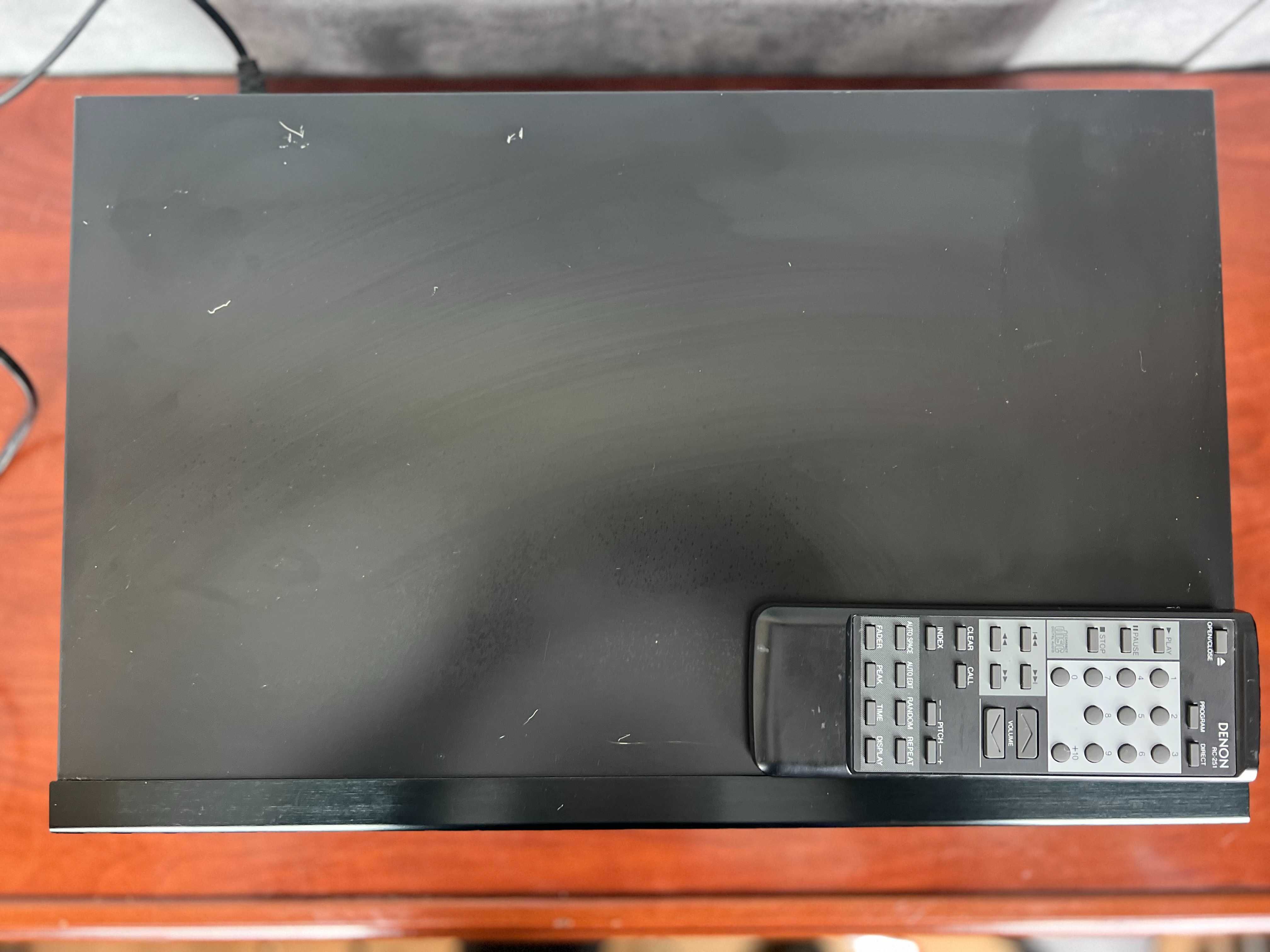 Denon DCD-835 – Klasyczny Odtwarzacz CD z Pilotem