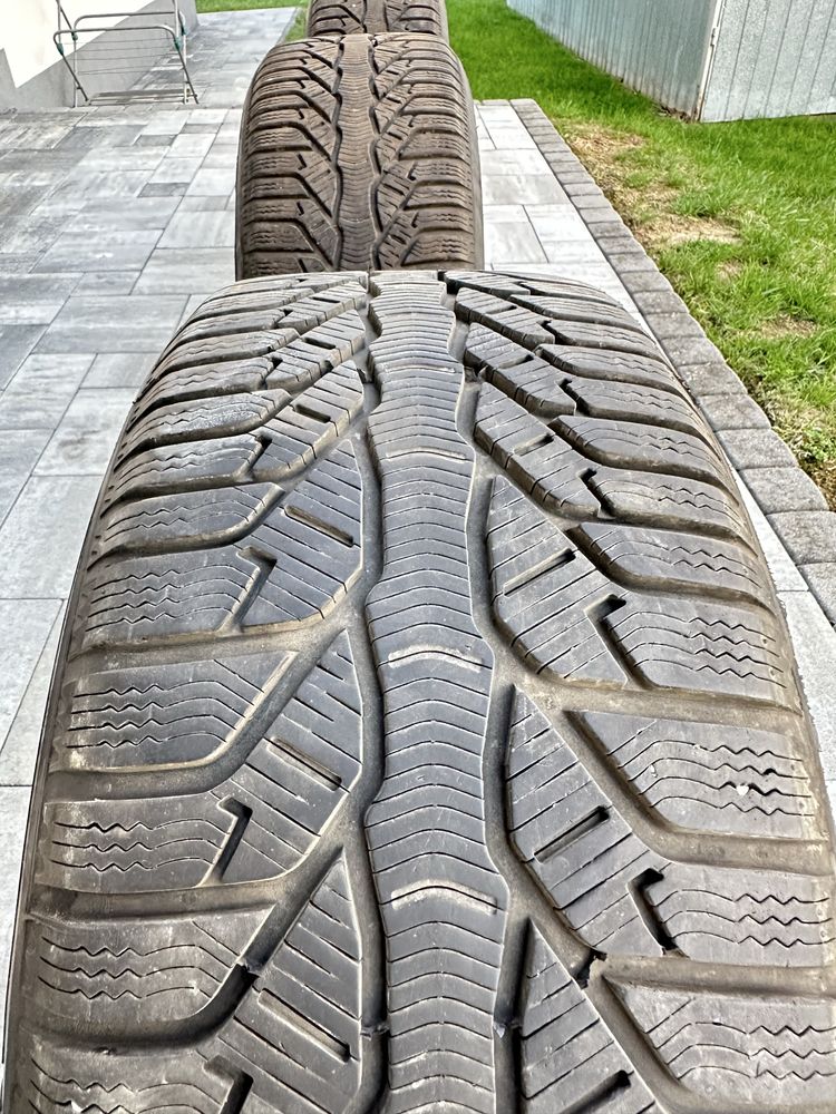 Komplet  orginalnych od Audi kół 17 cali  z oponami zimowymi 225/50