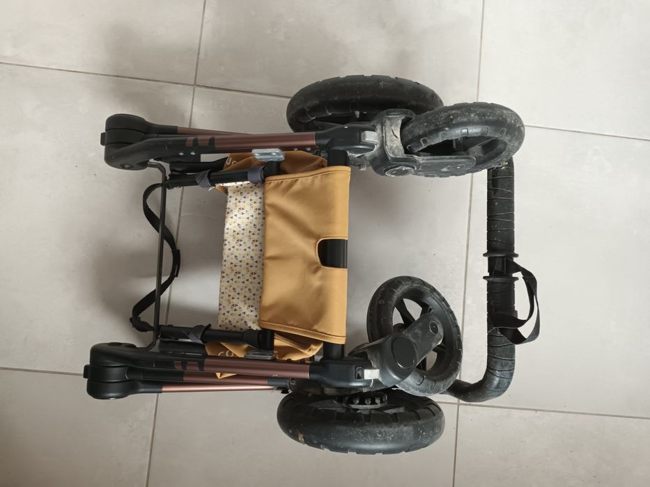 Trio (carrinho, alcofa e ovo) Concord