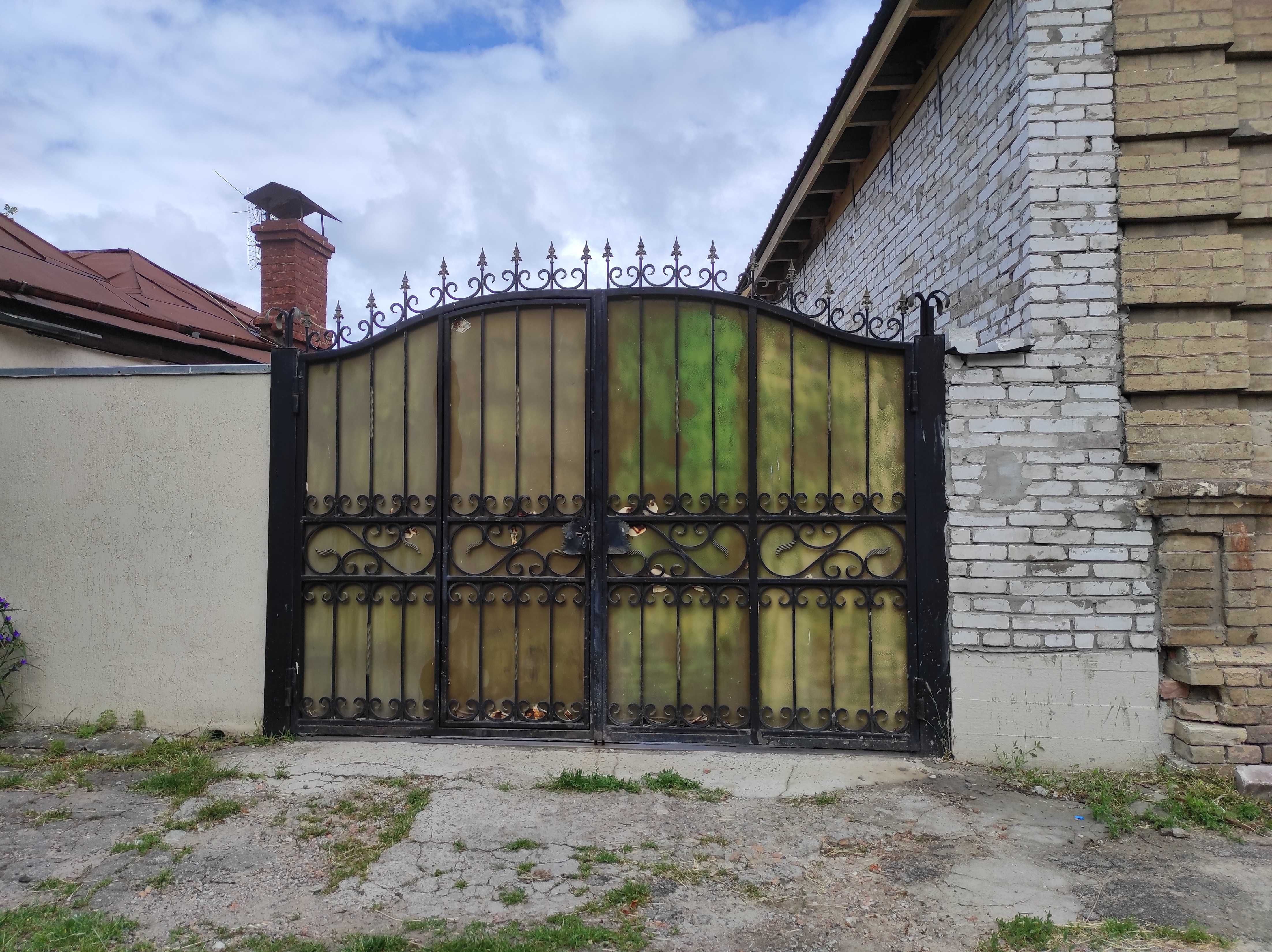 Срочная продажа пол дома со всеми удобствами  ЦЕНТР