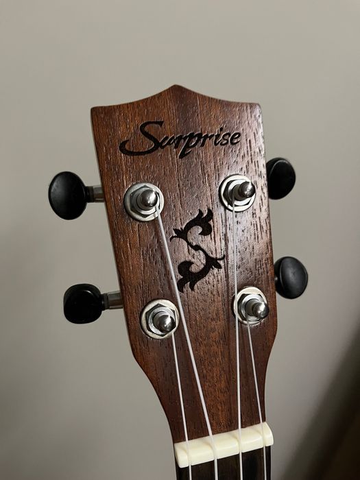 Гітара укулеле з натурального дерева Surprise Sua - 13