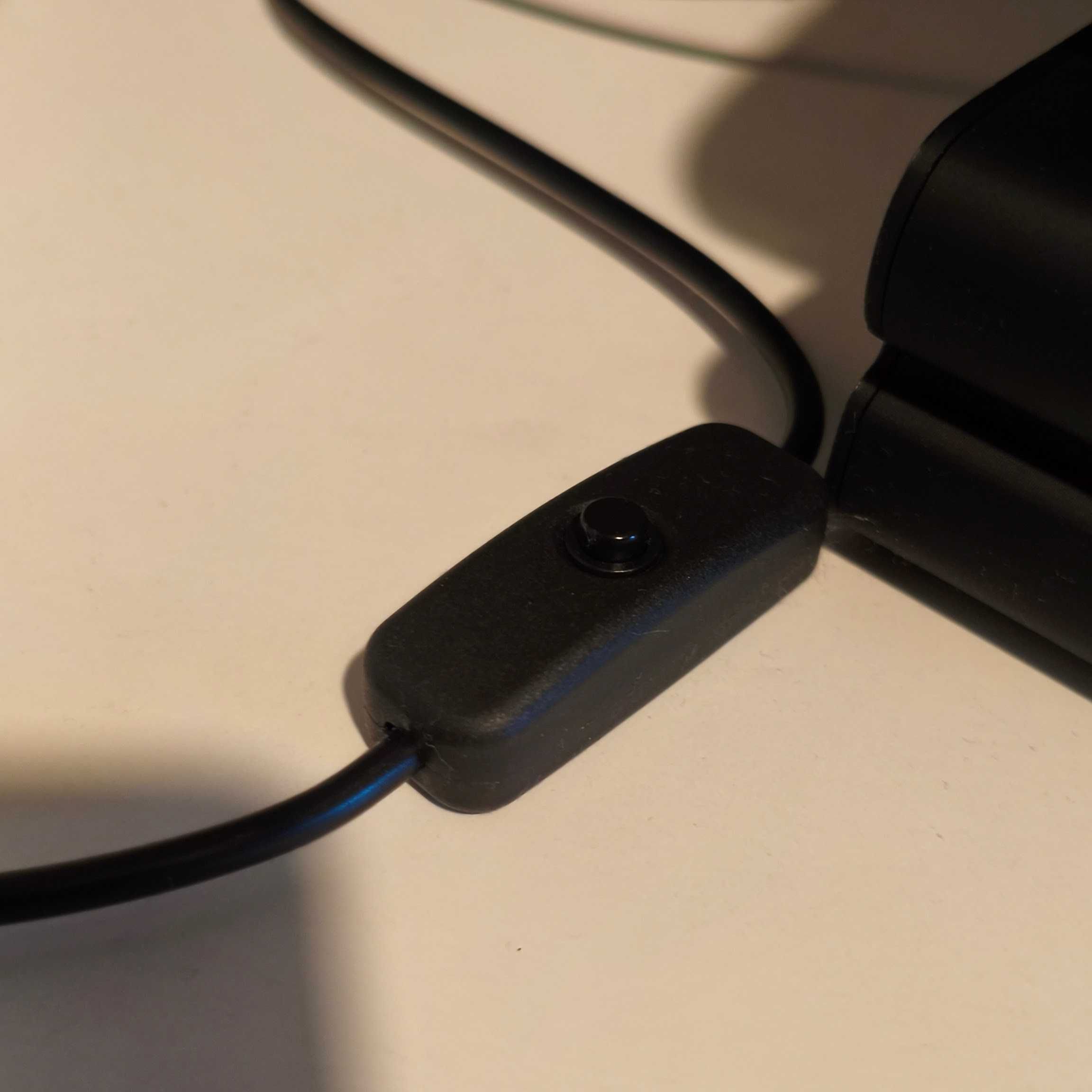 Luminária Honda com USB e interruptor