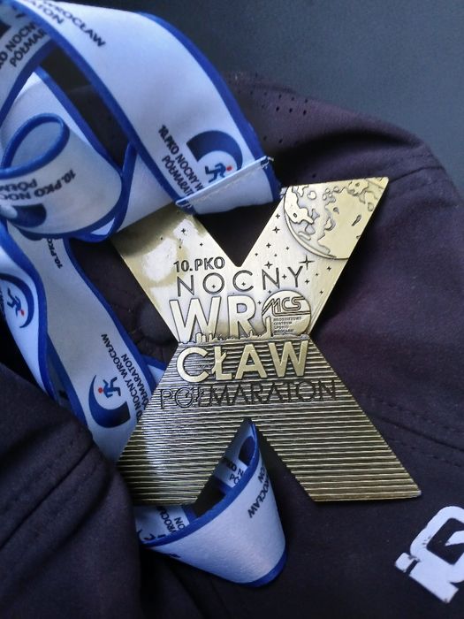 Medal z nocnego maratonu Wrocław