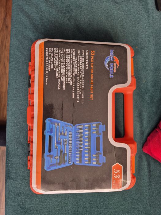 Zastaw kluczy z grzechotką