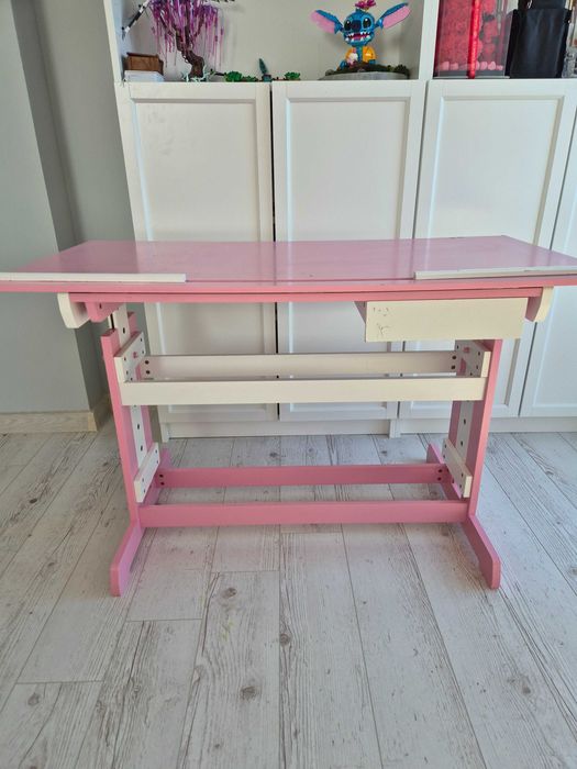 Biurko dla dziewczynki