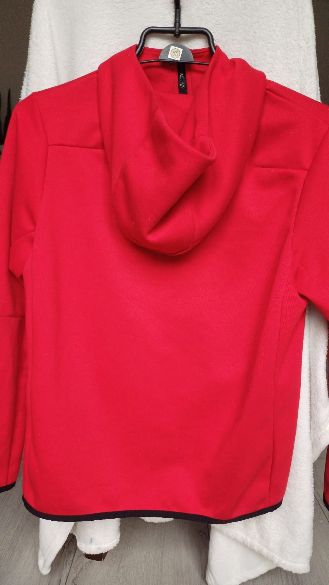 Czerwona bluza nike, M