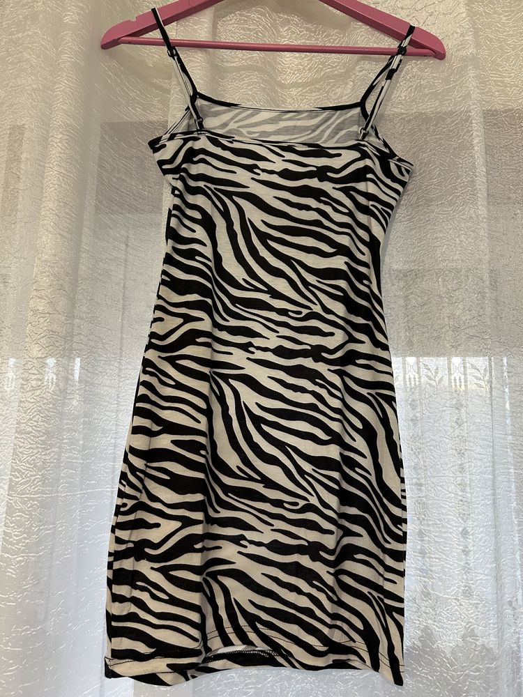 Vestido padrão zebra tamanho xs