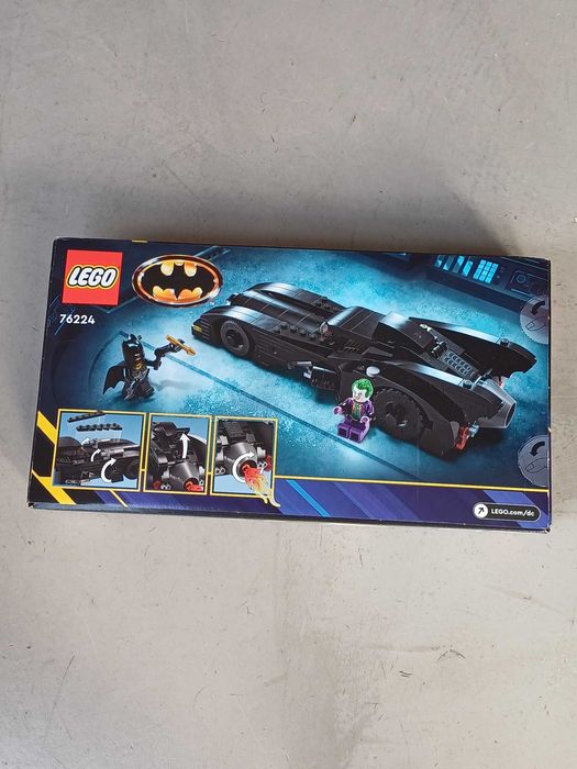 LEGO 76224 Batman 1989 Batmobile Batman vs. The Joker Chase