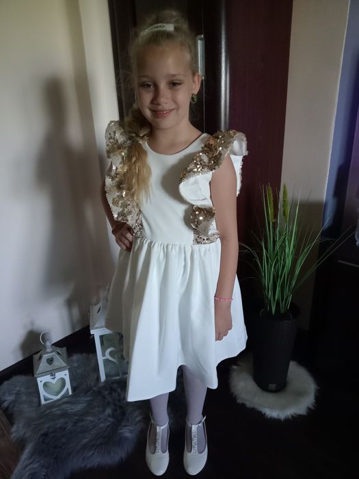 Sukienka rozmiar 140/146