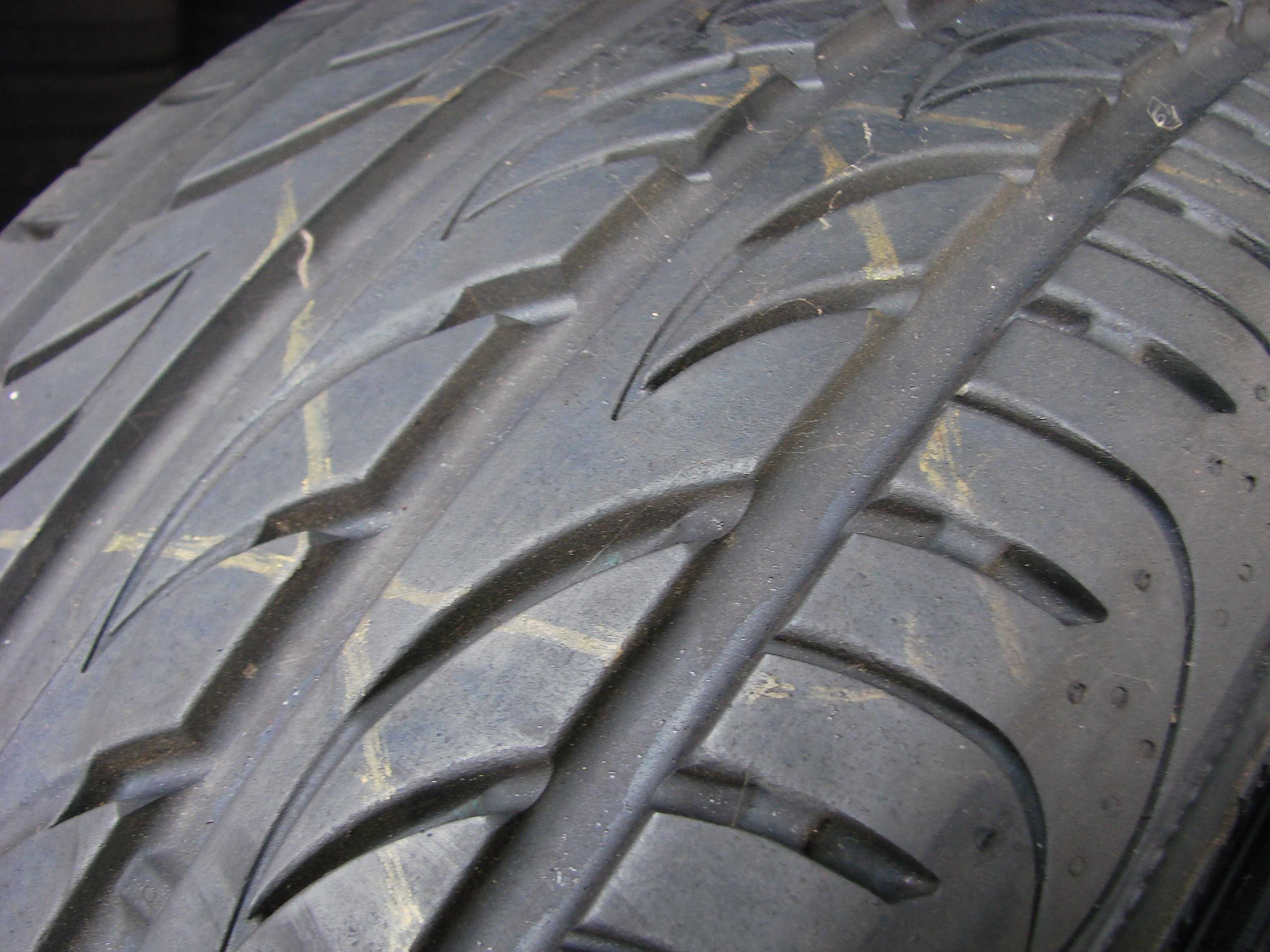 225 40 r 19 225/40/19 Pirelli PZero Nero