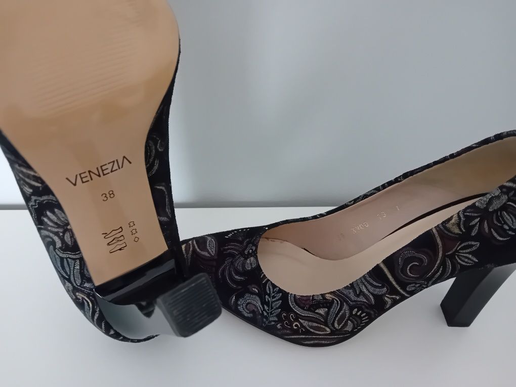 Buty Venezia na obcasie NOWE!