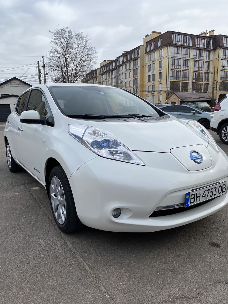 Продам Nissan leaf