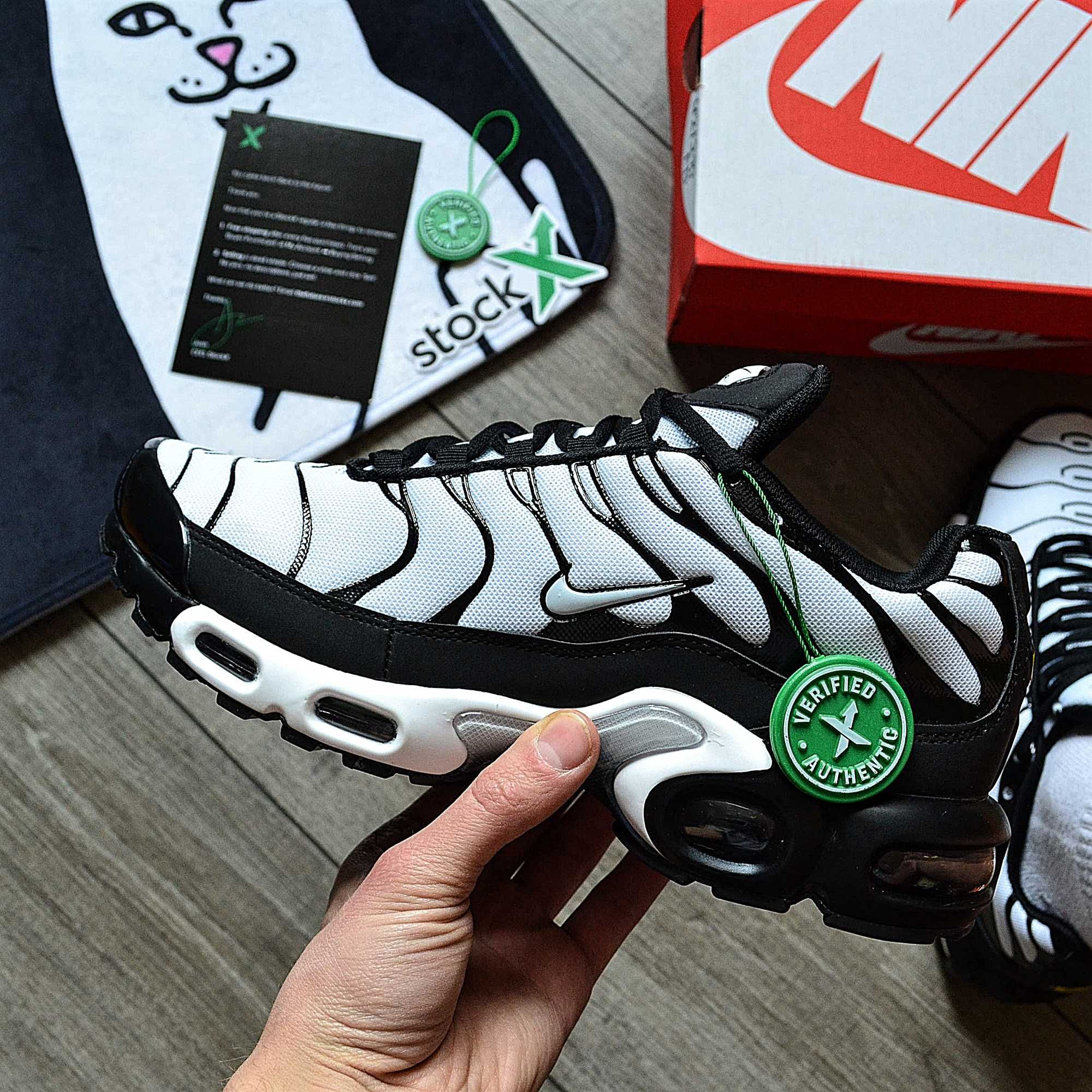 Чоловічі кросівки Nike Air Max Plus Tn 'Black\White' Розміри 40-45