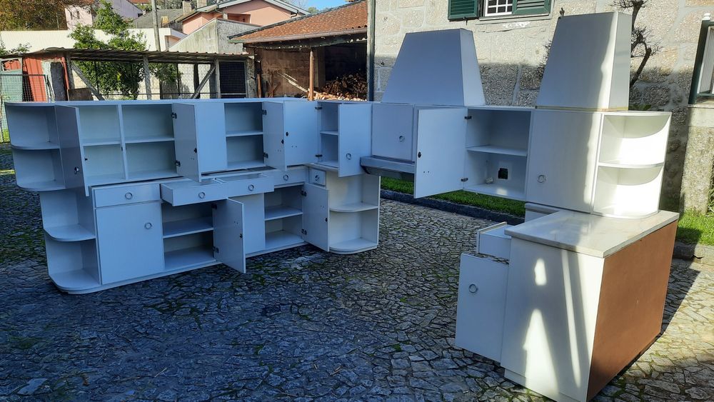 Cozinha em excelente estado, com Exasutor