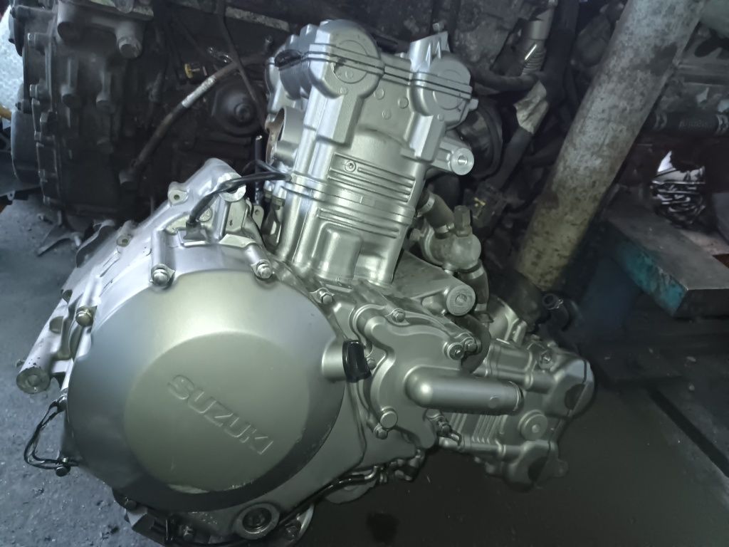 Suzuki sv1000 silnik na części