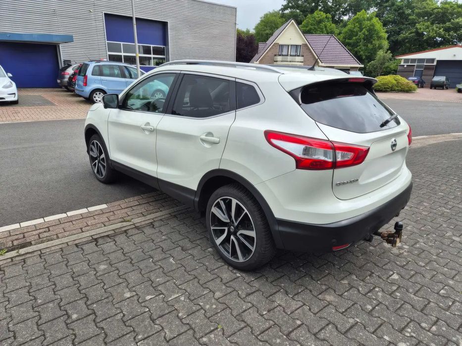 Nissan Qashqai      2015