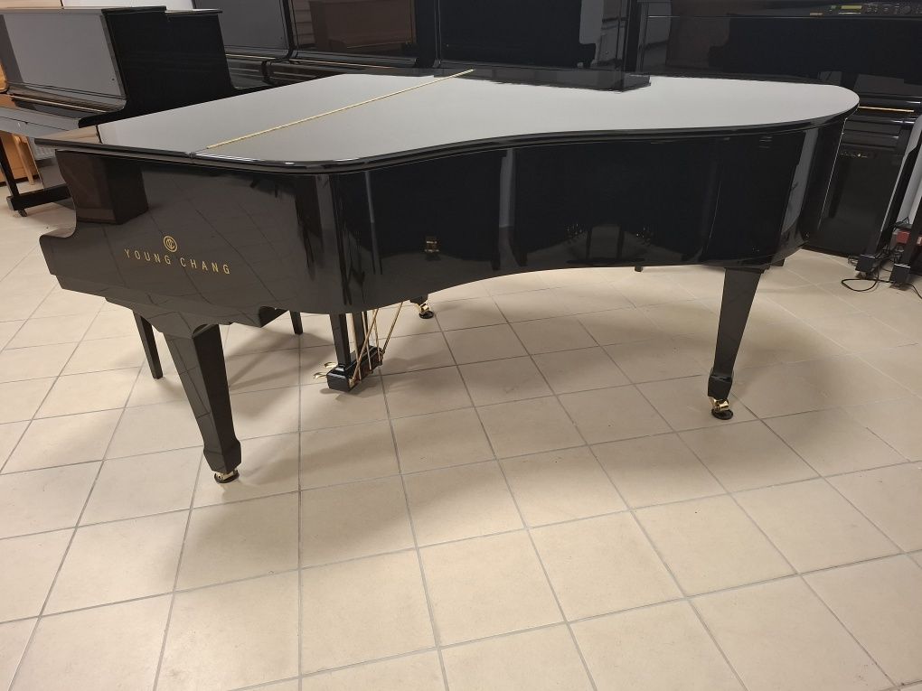 Fortepian Young Chang G-185 Stan idealny