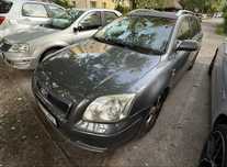 Toyota Avensis T25 2.2D-CAT 2005