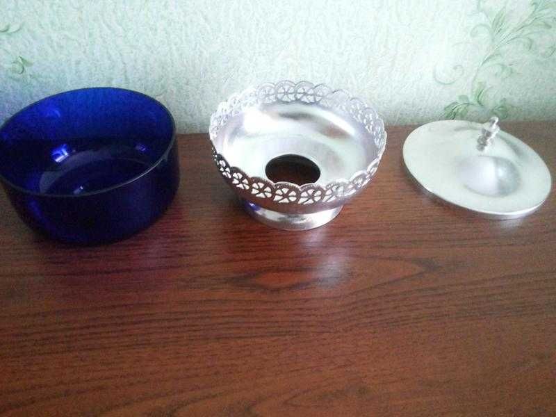 Коллекционная ваза СССР из синего стекла.
