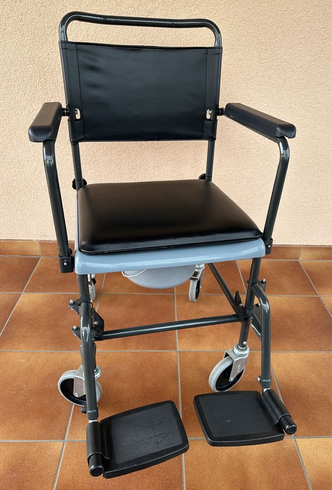 Wózek inwalidzki toaletowy krzesło sanitarne Invacare