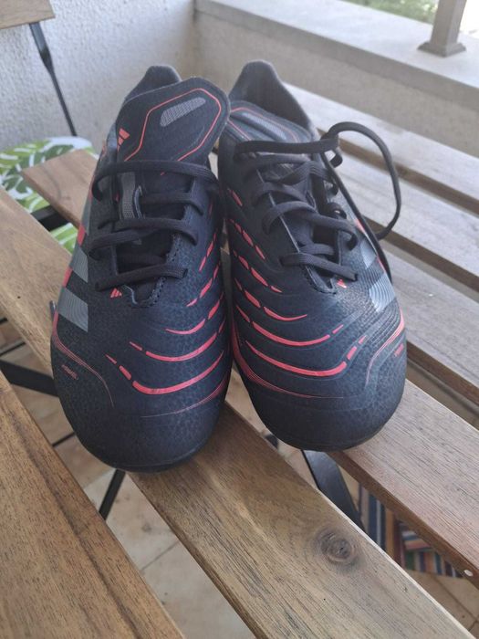 ADIDAS
Chuteiras de Futebol Predator