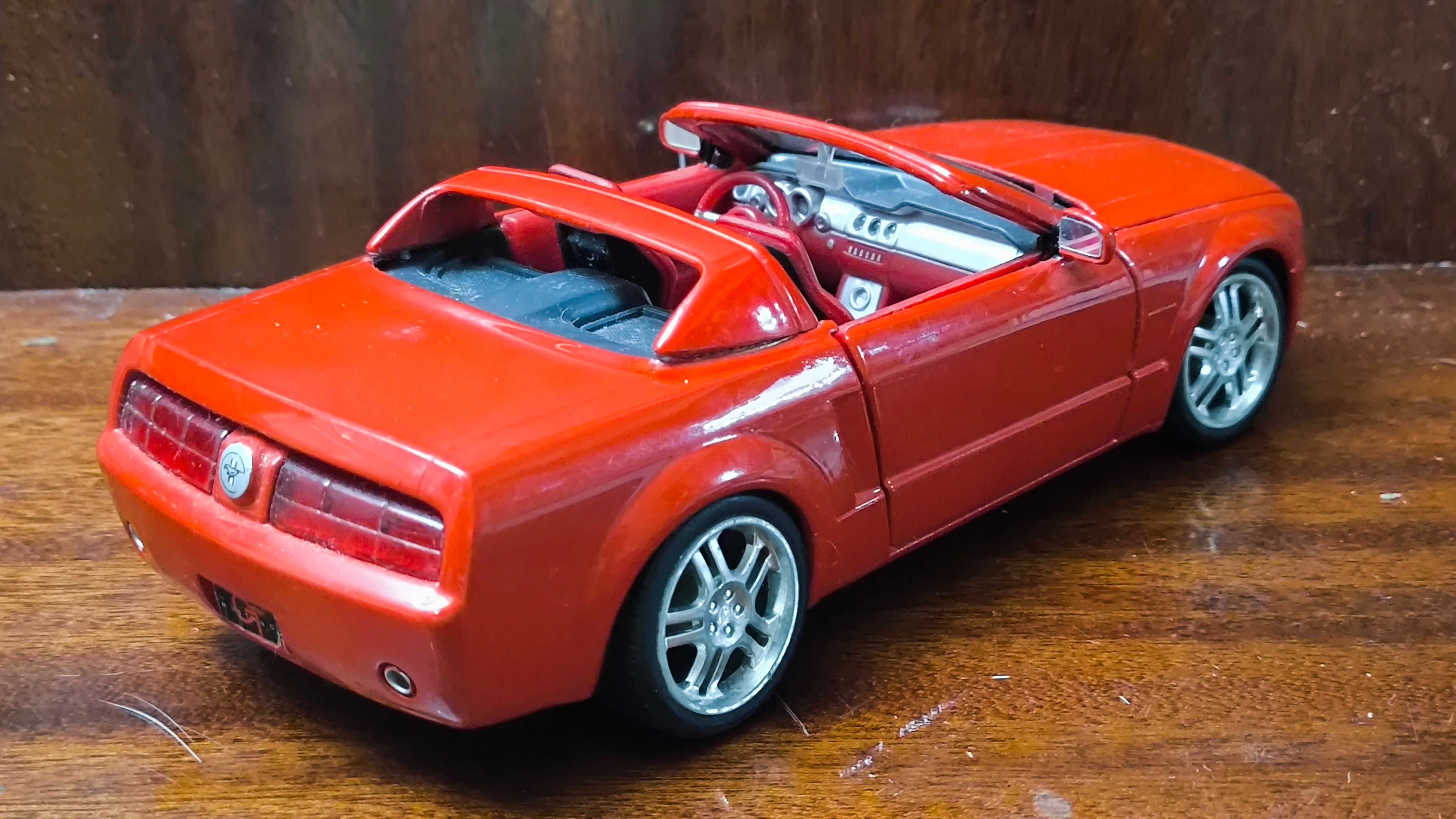 Машинка Ford Mustang GT Concept 1/24 Maisto