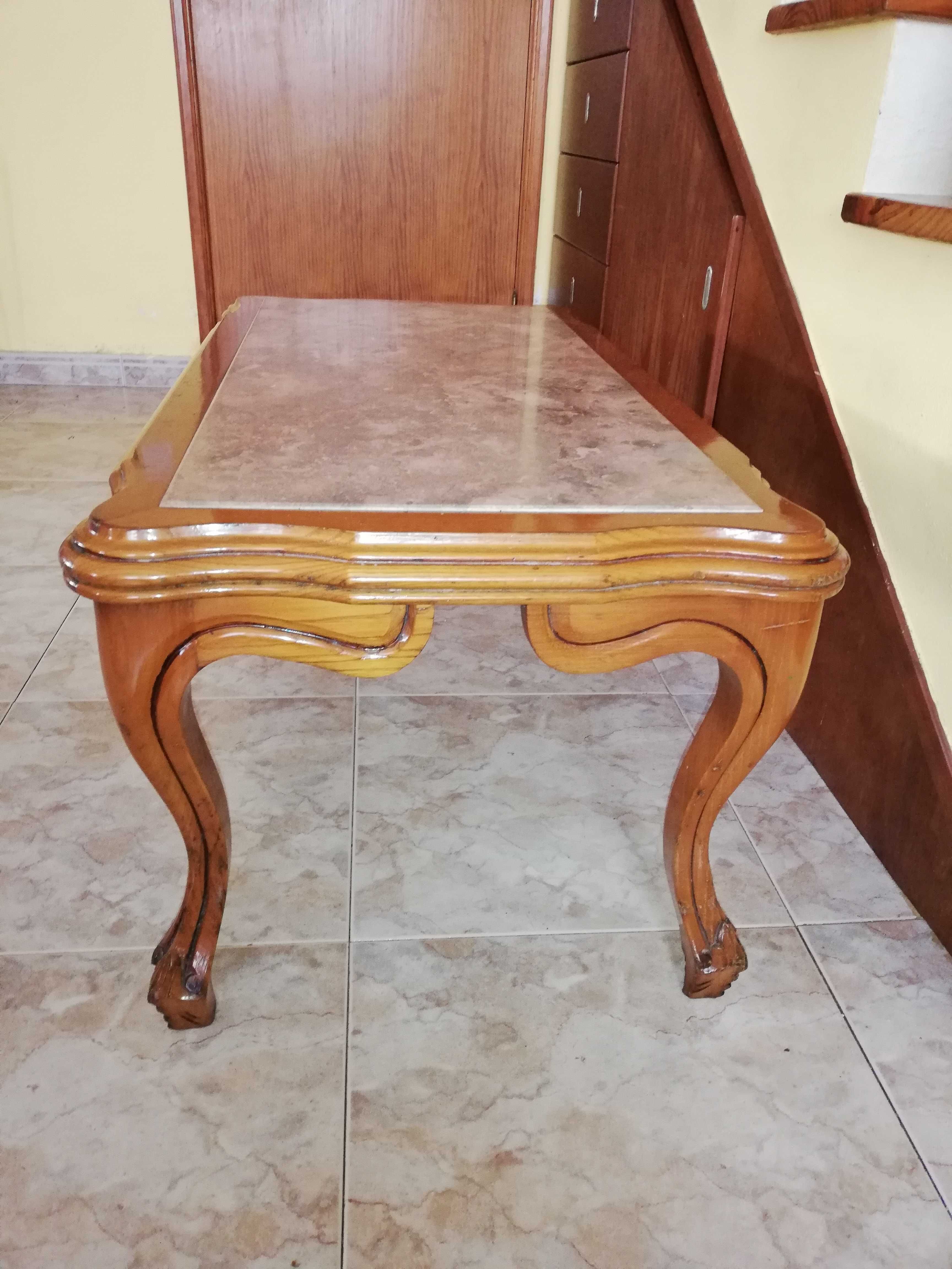 Mesa de centro com mármore