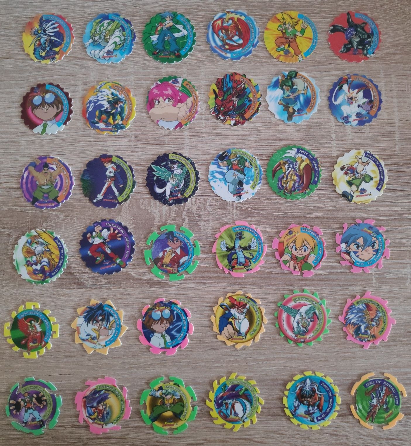 Tazos Beyblade, Pokemon, WWE, Power Rangers, Street Fighter