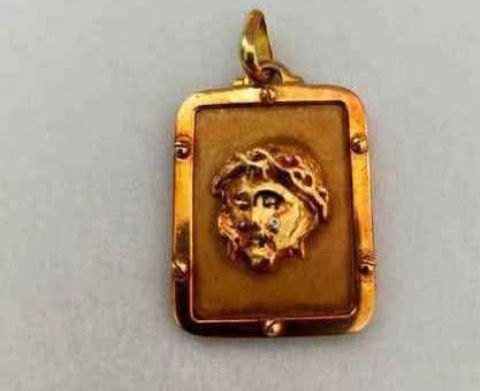 Pendente de ouro 19k