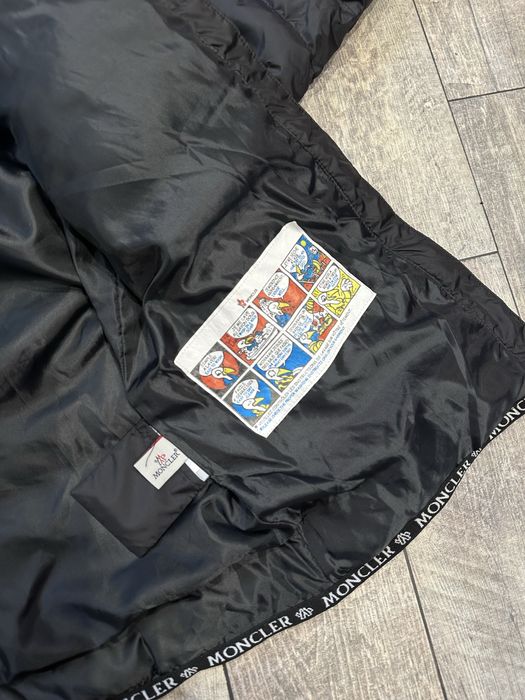 Пуховик , куртка Moncler