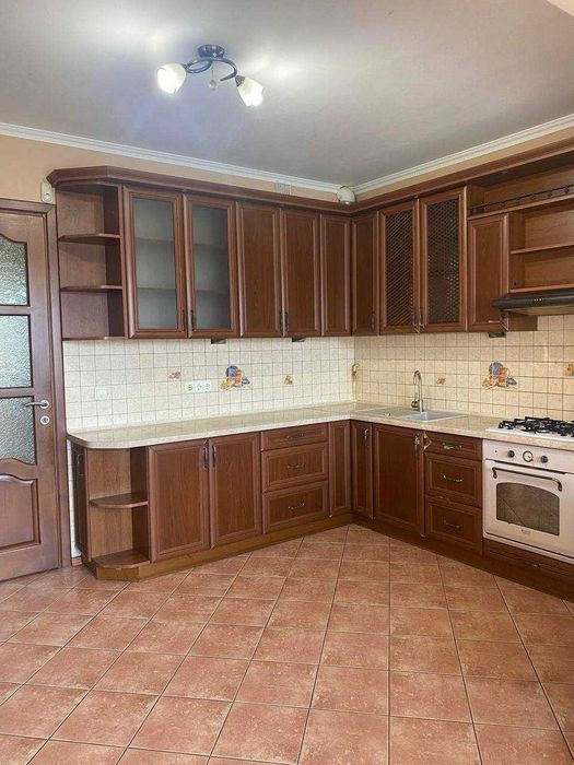 Кухня в хорошому стані!