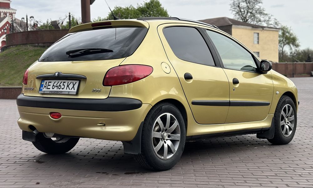 Продам Peugeot 206 2002 1.4 автомат