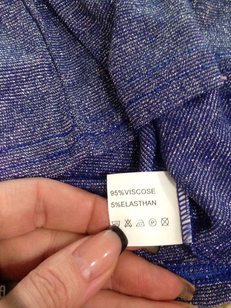 Продам красную майку с люрексом
