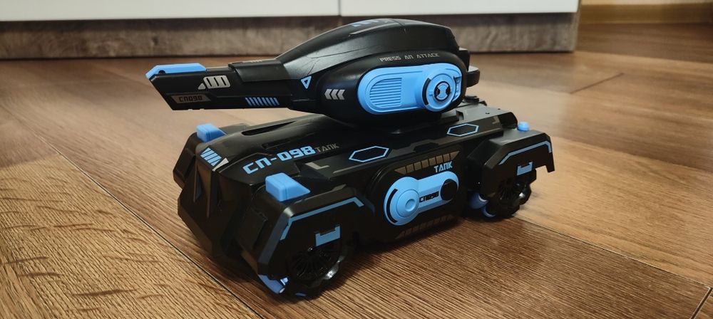 Танк (іграшковий, як новий)