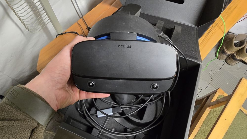 Vr-шлолом Oculus Rift S
ТТПродаю VR-шолом Oculus Rift