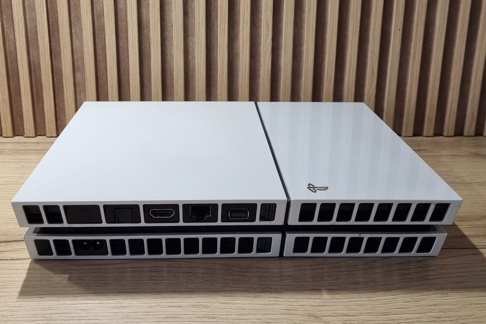 Konsola PS4 Biała+PAD w 100% sprawna