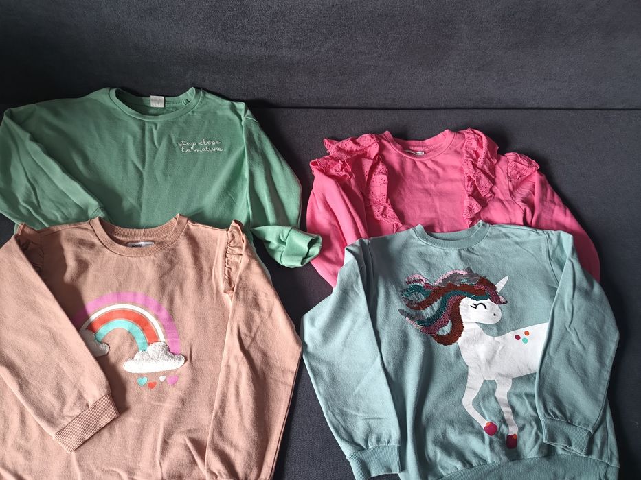 Bluzy dziecięce rozm 134 Sinsay ,smyk.   Cztery sztuki za 40 zł