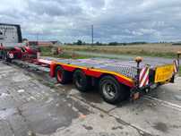 Broshuis Boerner LA 48  Tiefbett 3 osiowy rozciągany Boerner LA48 2006 145.000 zł