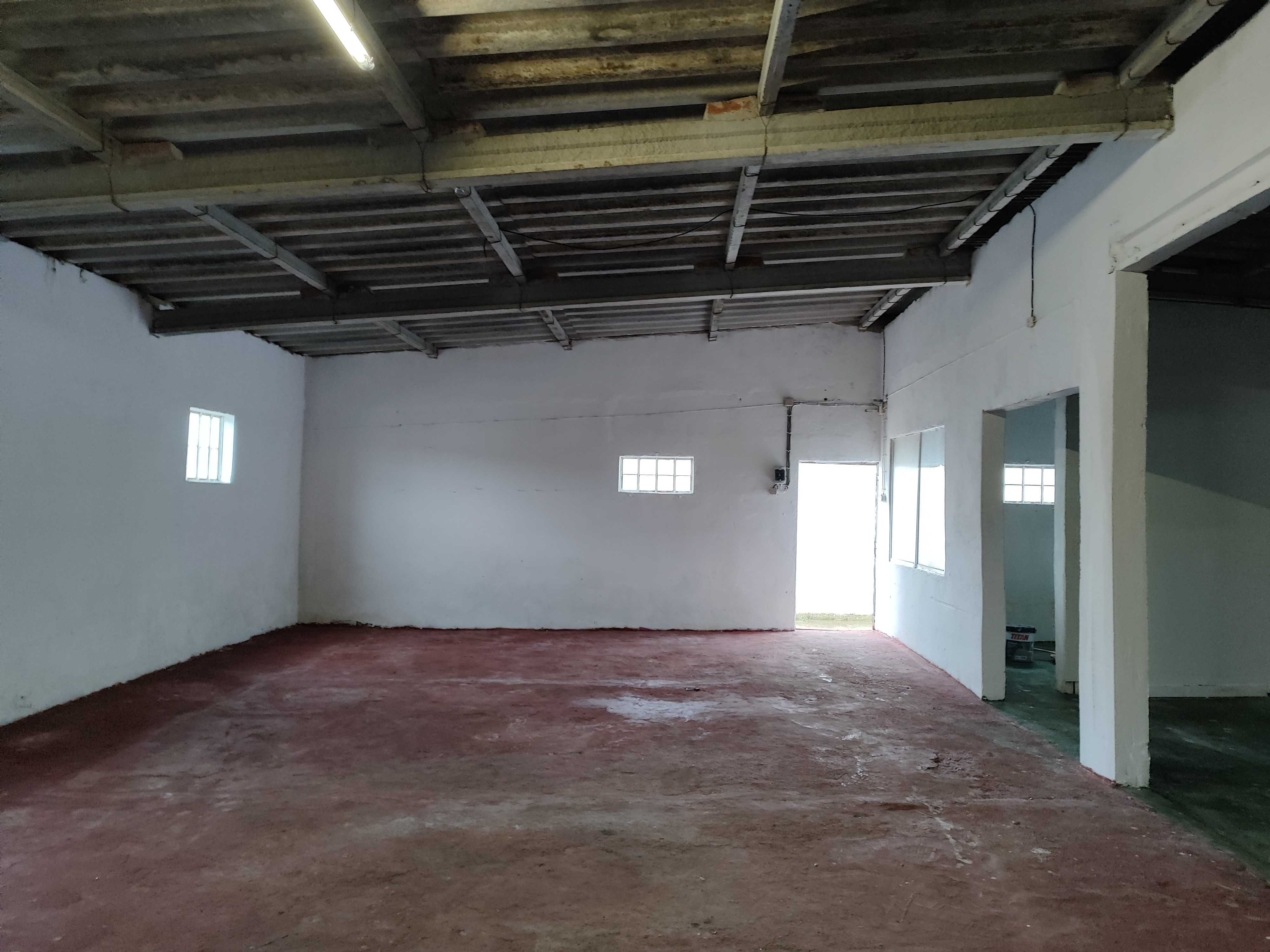 Armazém Arrendar 210 m2