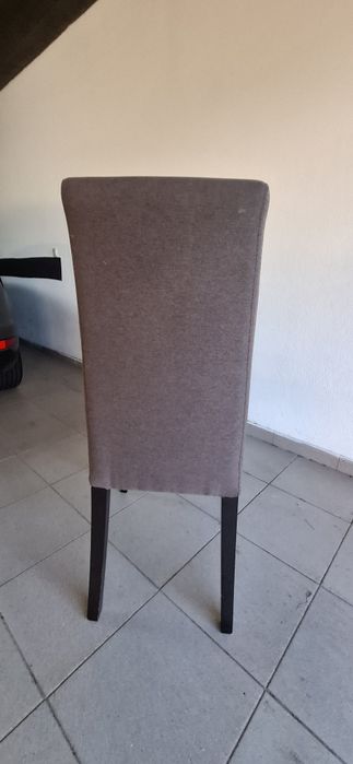 Conjunto de 6 cadeiras, uma delas com danos reparáveis