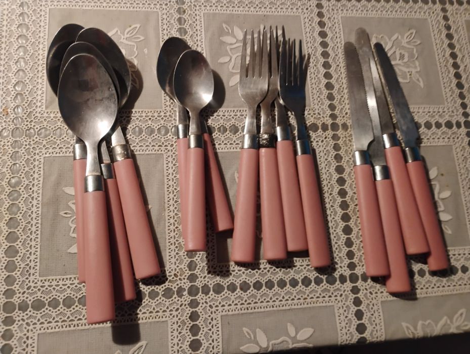 Sztućce dla czterech osób