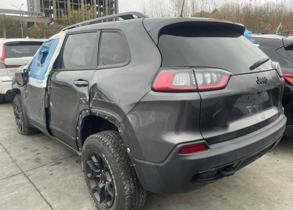 Продам Jeep Cherokee  2022 3.2л 44 ТИС КМ розмитнений у Львові