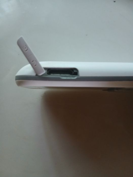 Самсунг телефон.