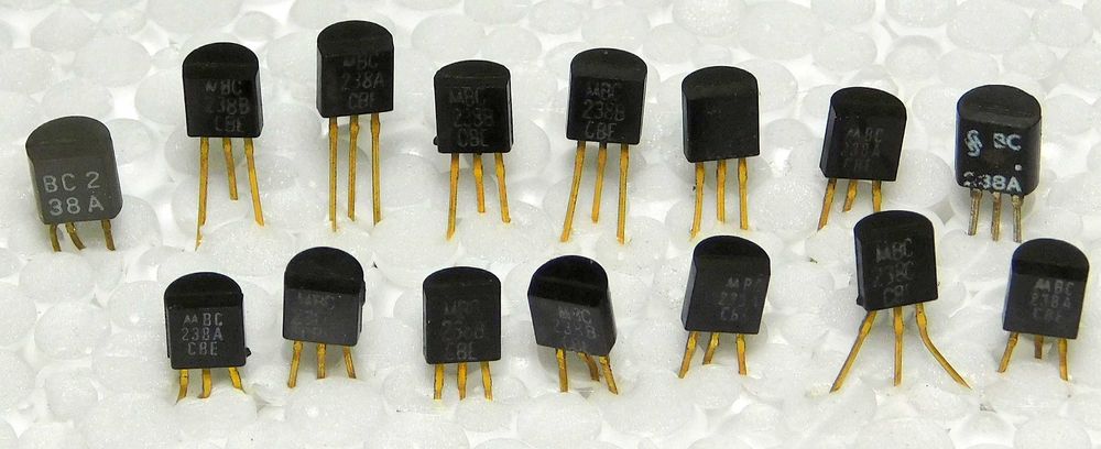 Tranzystor BC238 ZESTAW [082]A - cena 15 sztuk