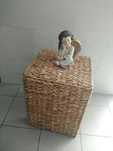 Mesa de apoio com aspeto Tradicional e Labrantío em bom estado