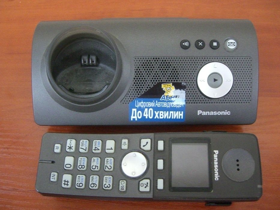 Радіотелефон Panasonic KX TG8127UA радиотелефон с автоответчиком