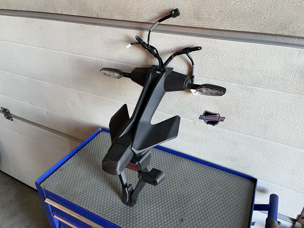 Ogon stelaz tablicy yamaha r1 rn32 kierunki