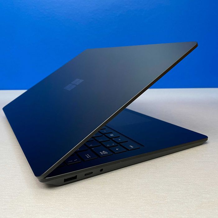 Microsoft Surface Laptop 6 - 13.5" Touch (Ultra 7 165H/32GB/1TB SSD)