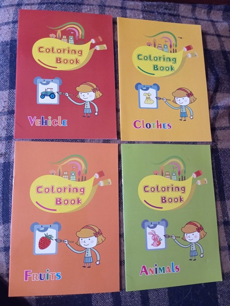Продам набір з 4-х дитячих розмальовок
